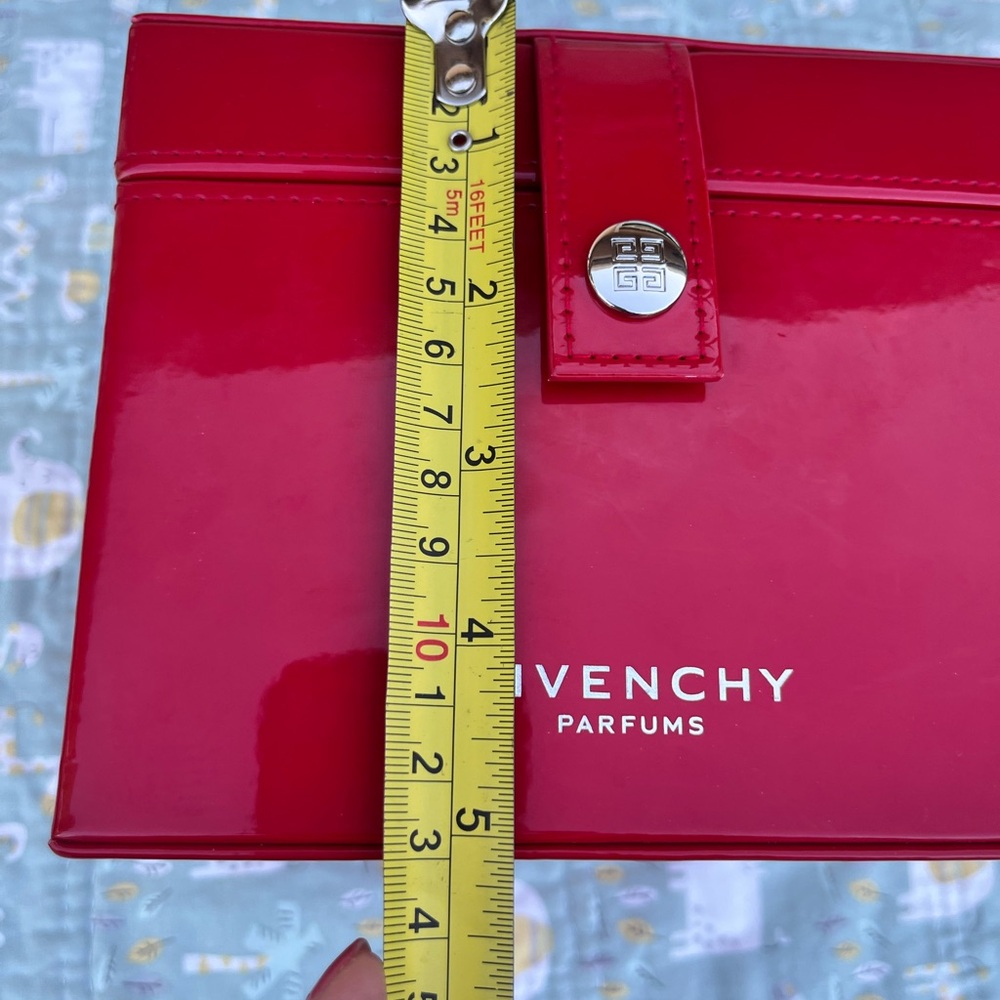 Givenchy Vanity Case (PRICE FIRM) - Picture 11 of 12
